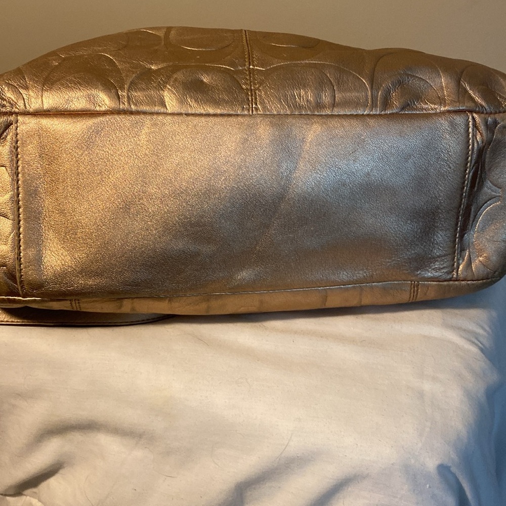 Coach - Picture 2 of 7